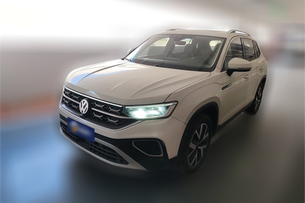 A batch of Volkswagen 2023 Tayron 300TSI 2WD Luxury Plus