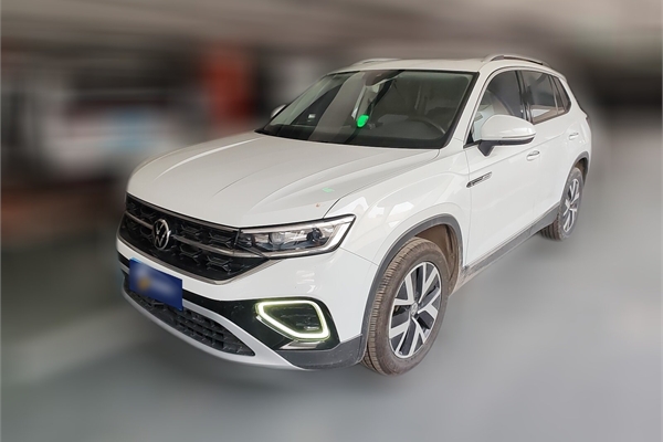 A batch of Volkswagen 2023 Tayron 300TSI 2WD Luxury Plus