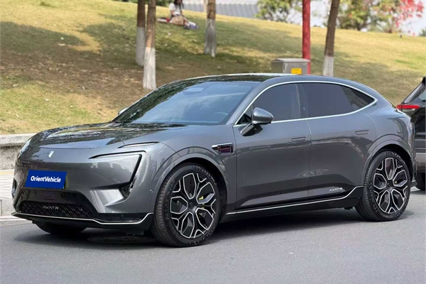 2024 Avatr 11