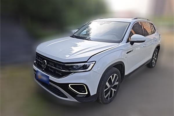 A batch of Volkswagen 2023 Tayron 300TSI 2WD Luxury Plus
