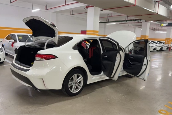 A batch of new cars in stock - Toyota Corolla 1.8L hybrid models manufactured in May 2022