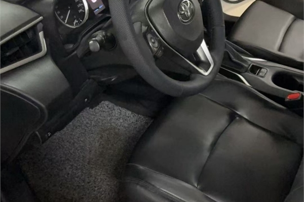 A batch of new cars in stock - Toyota Corolla 1.8L hybrid models manufactured in May 2022