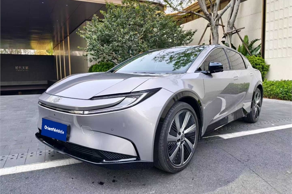 2025 TOYOTA bZ5