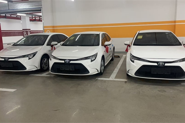 A batch of new cars in stock - Toyota Corolla 1.8L hybrid models manufactured in May 2022