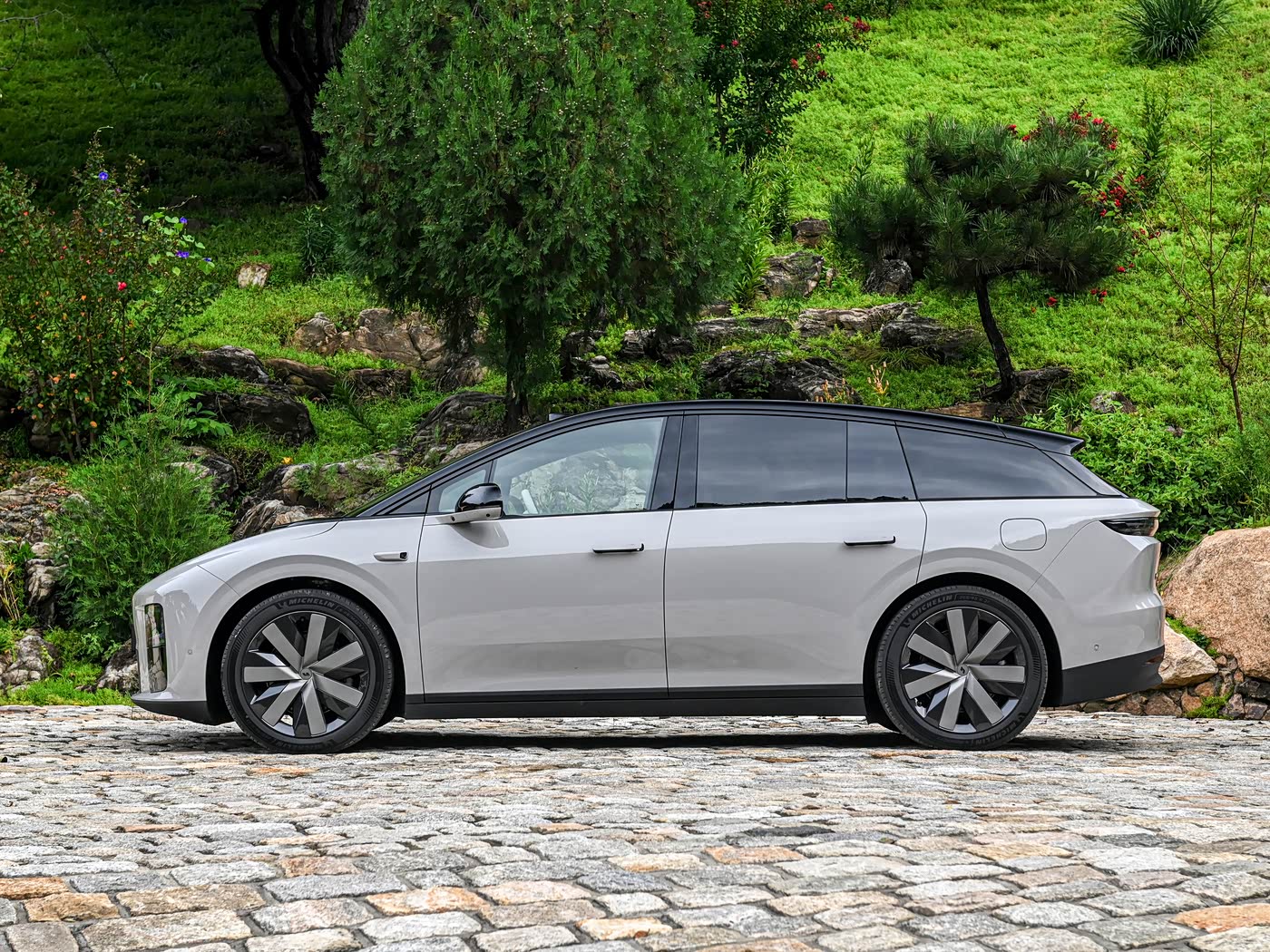 2025 Li Auto i6