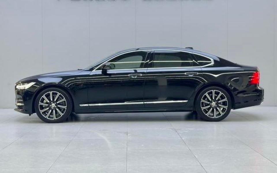2019 VOLVO Volvo S90