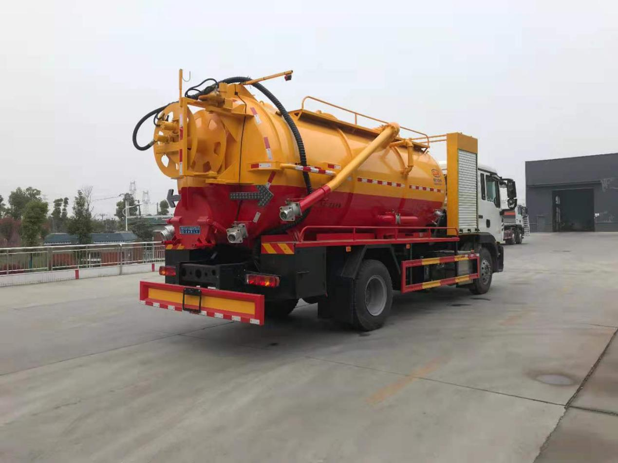 2025 Special Truck 18T CL5183GQW6CC Cleaning and Suction Truck 64 240hp Diesel