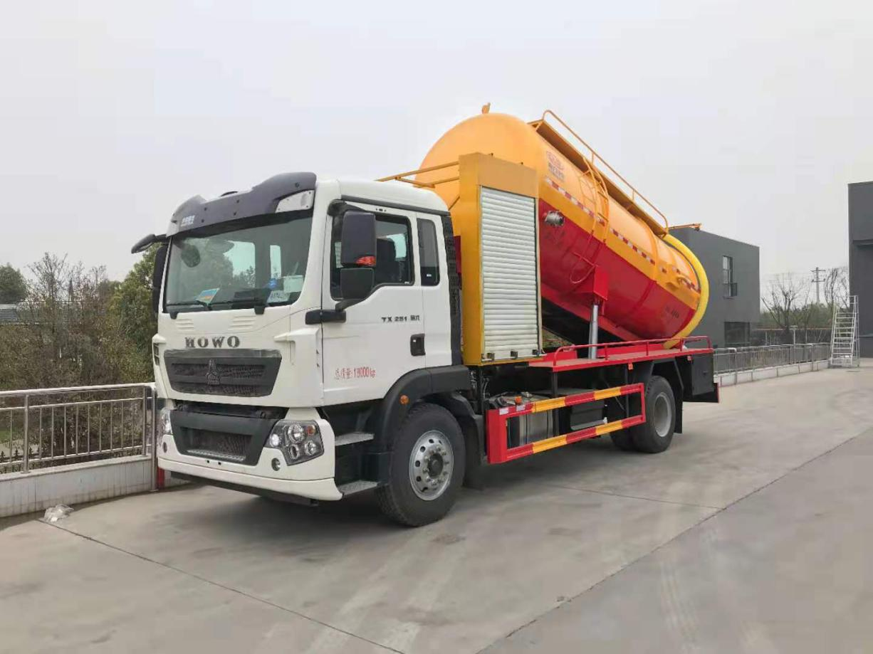 2025 Special Truck 18T CL5183GQW6CC Cleaning and Suction Truck 64 240hp Diesel