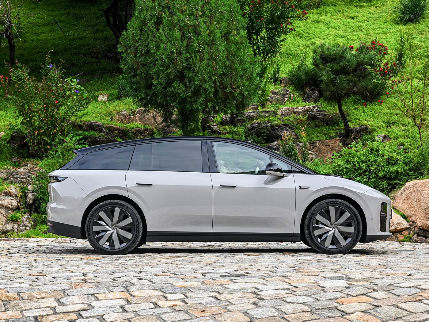 2025 Li Auto i6