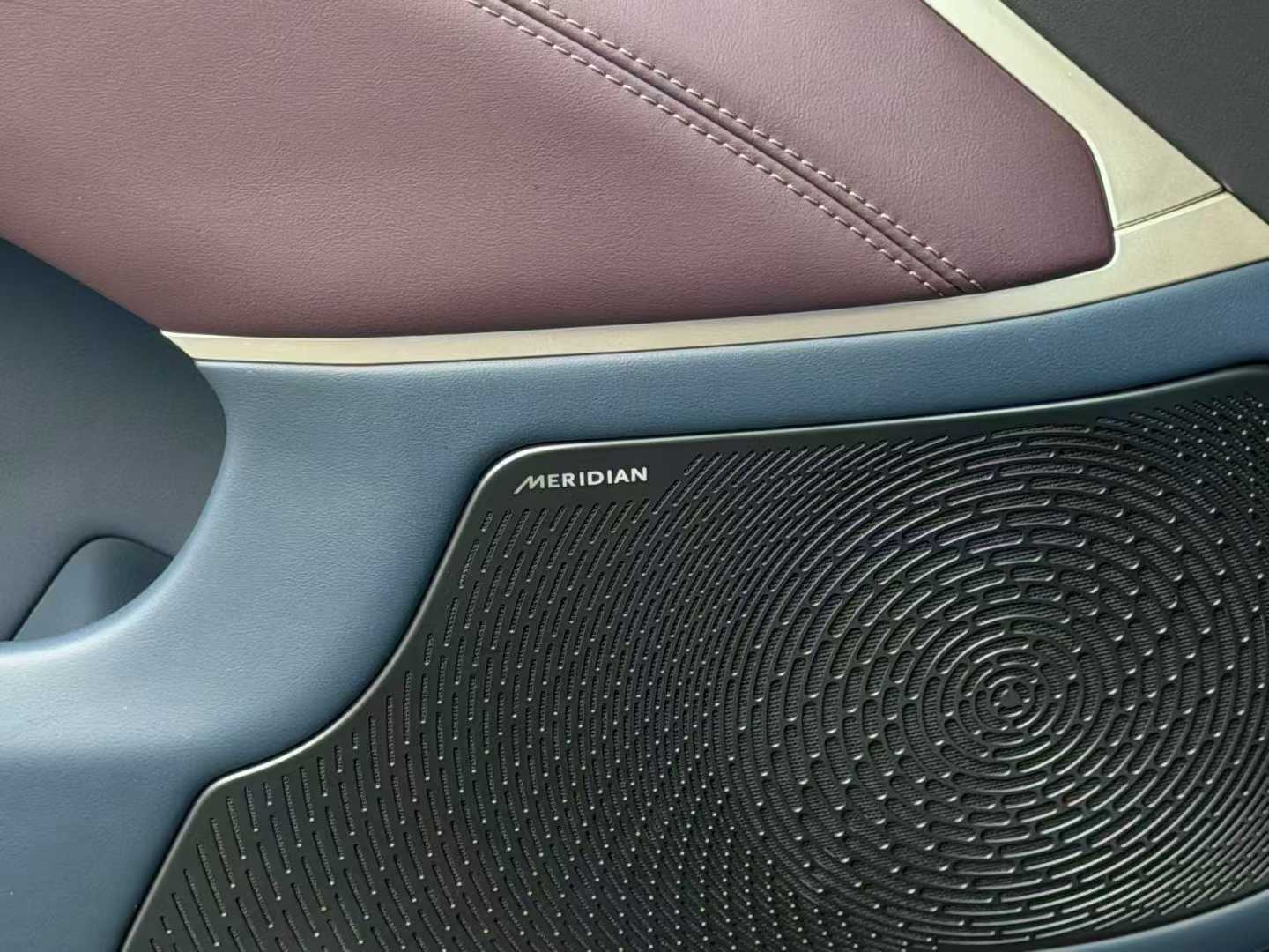 2024 Avatr 11