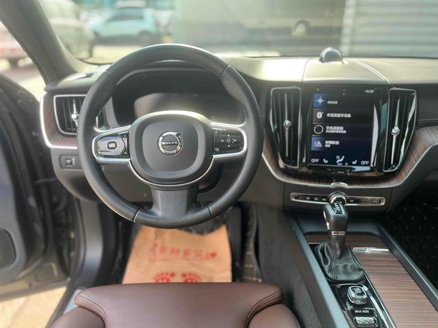 2020 VOLVO Volvo XC60