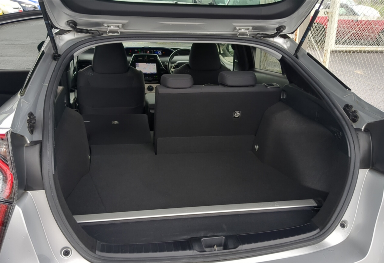 2016 TOYOTA Prius 18S