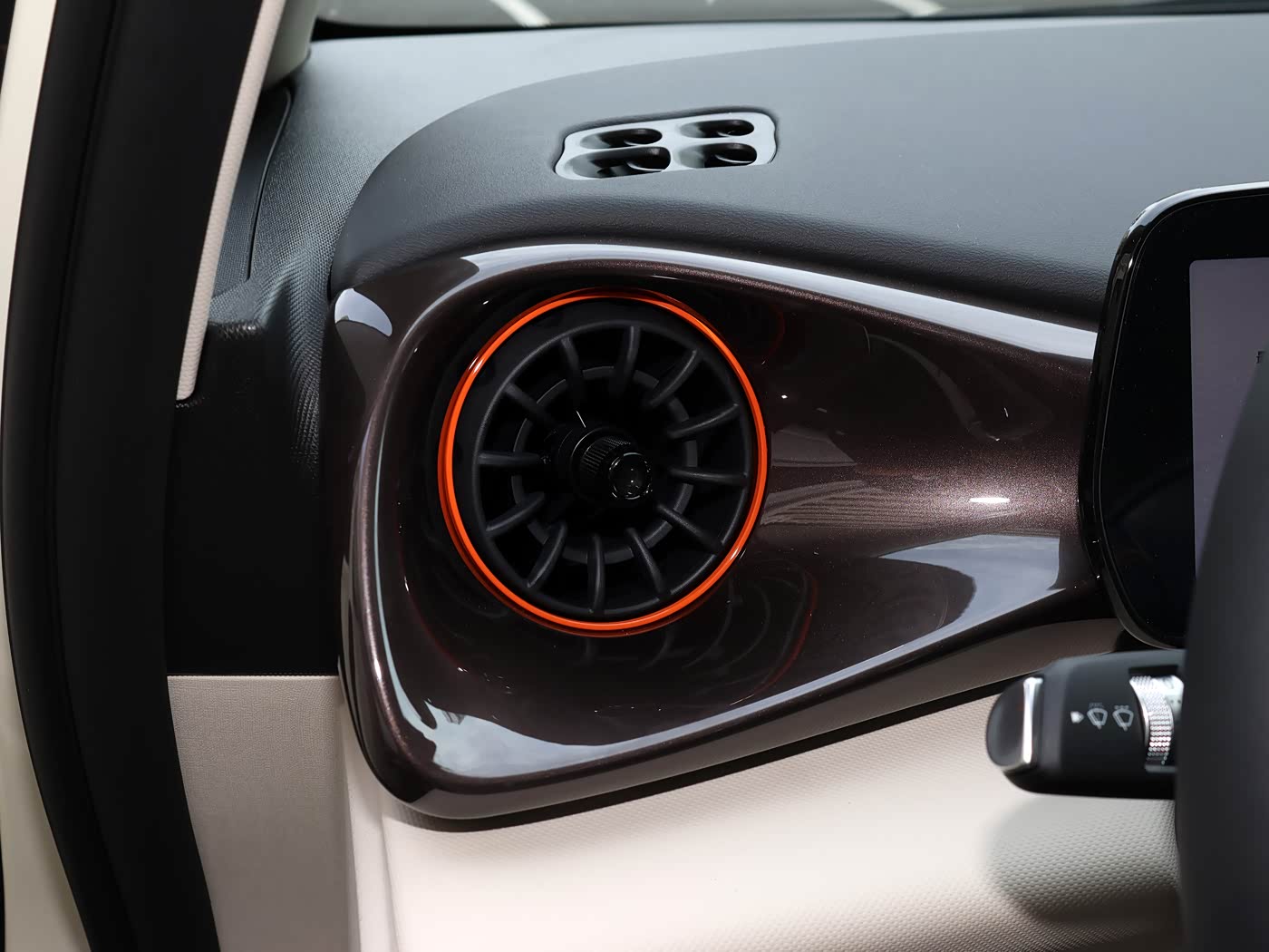 2025 BYD dolphin