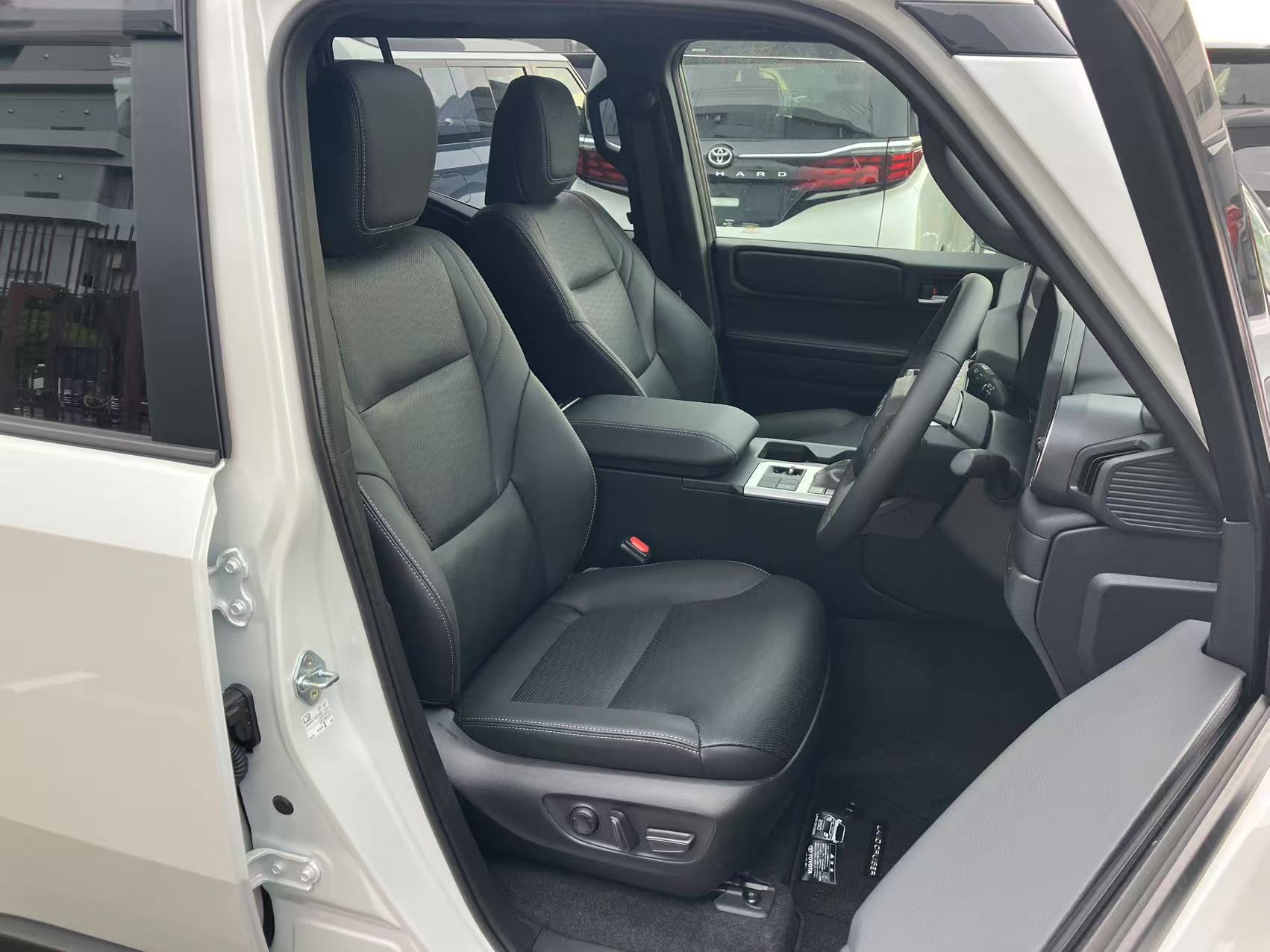 2024 TOYOTA Land Cruiser Prado TX