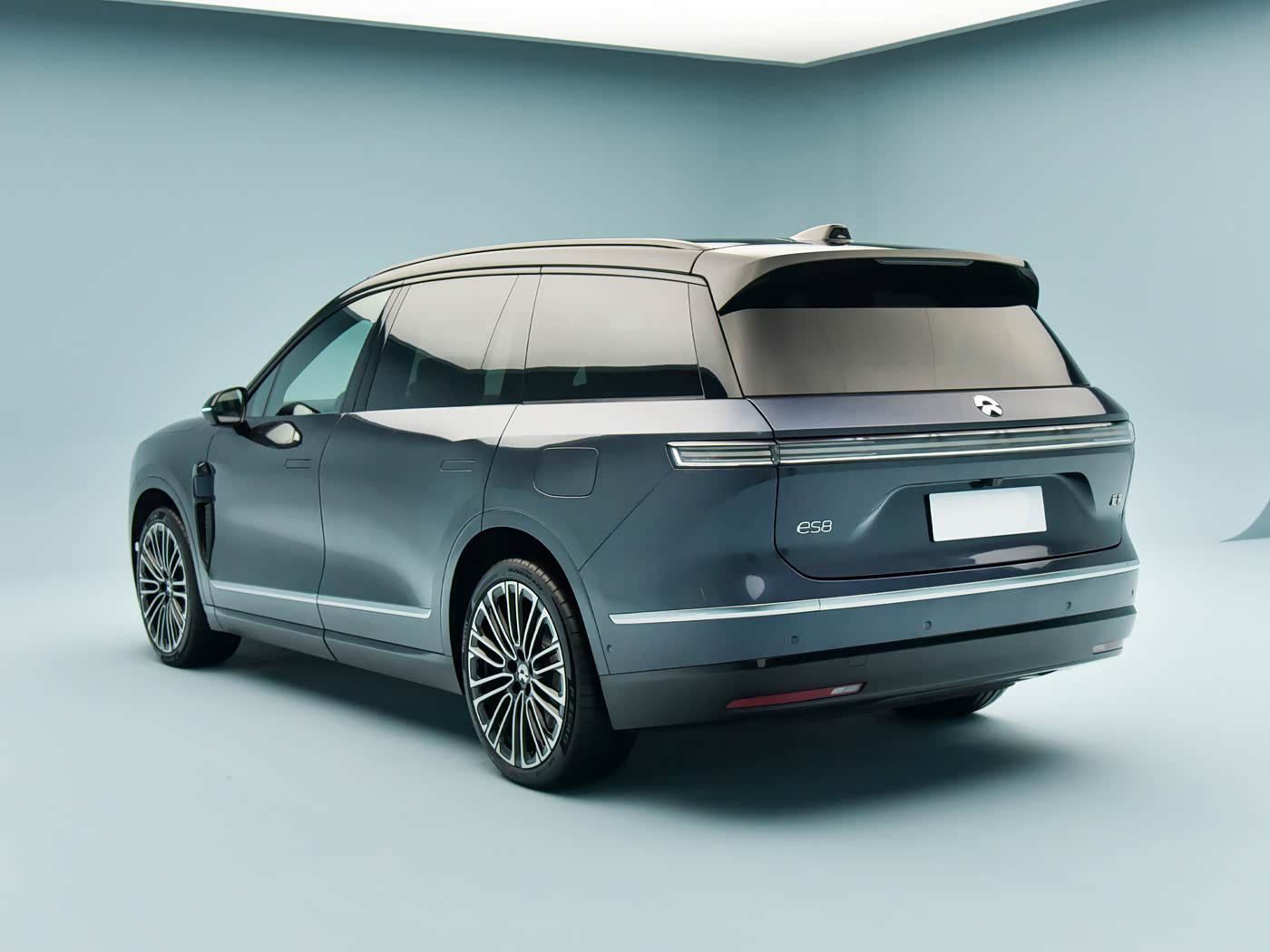 2026 NIO ES8
