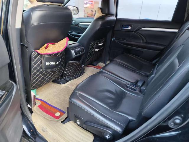 2015 TOYOTA Highlander