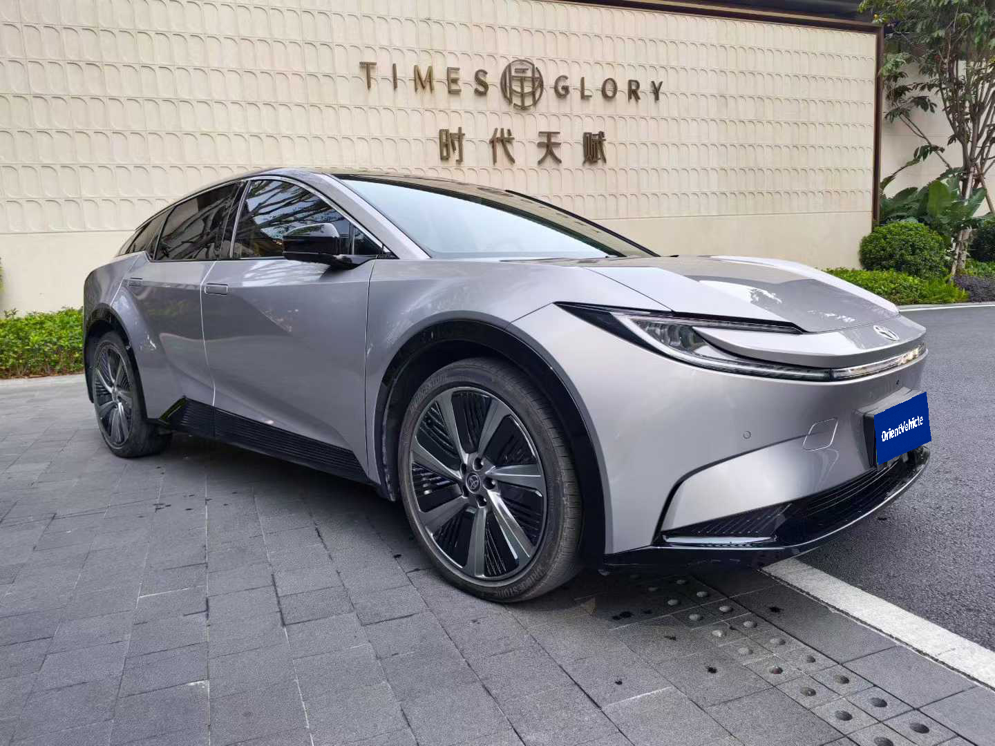 2025 TOYOTA bZ5
