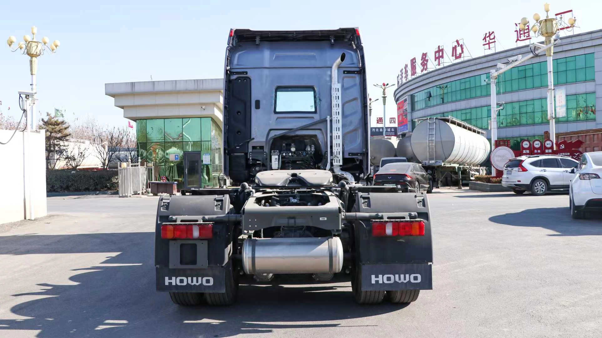2025 HOWO Max