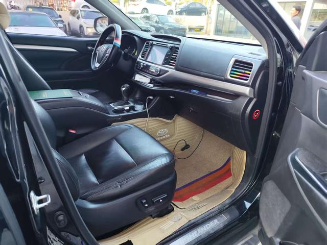 2015 TOYOTA Highlander