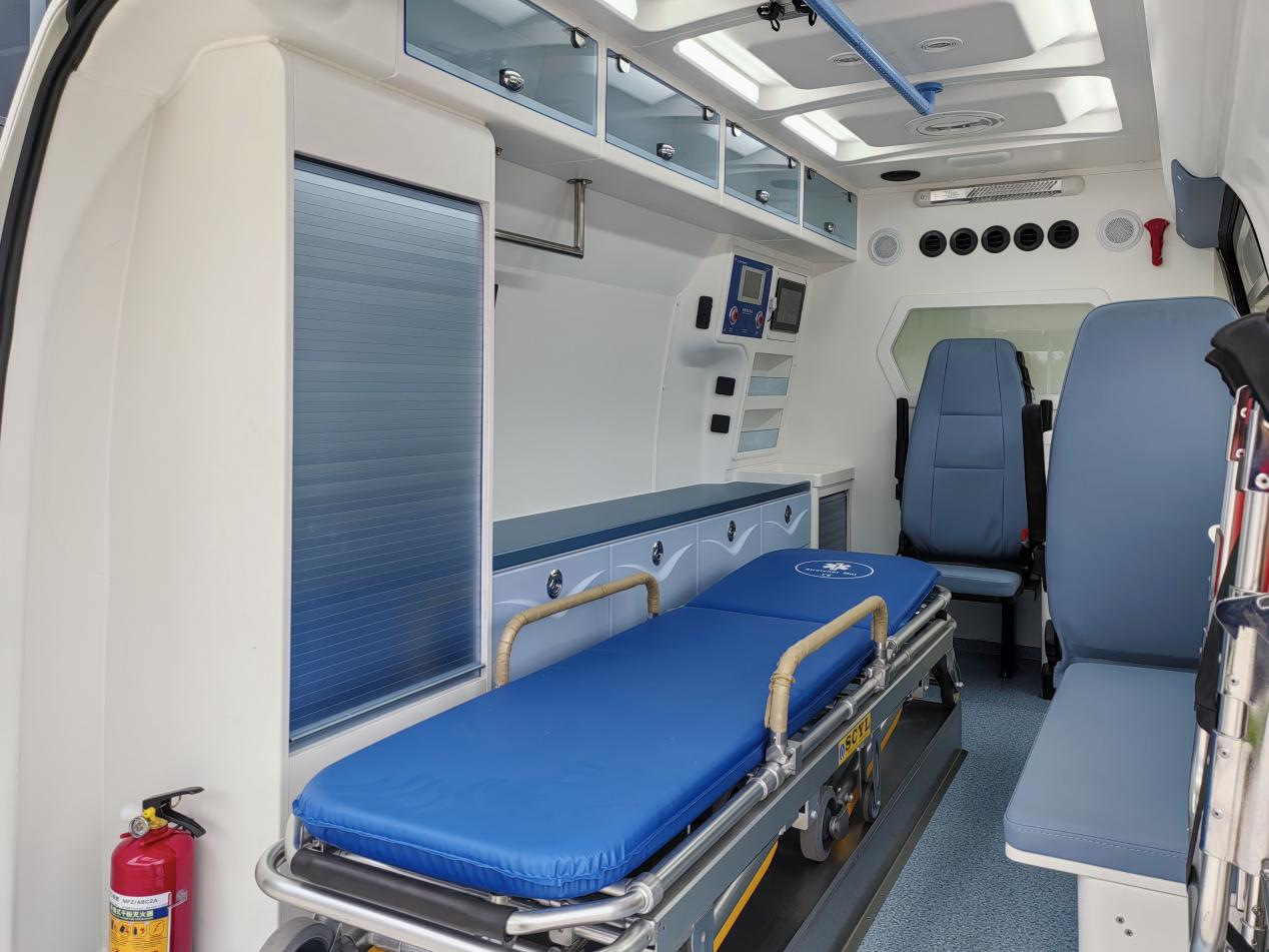 2025 TOYOTA Ambulance