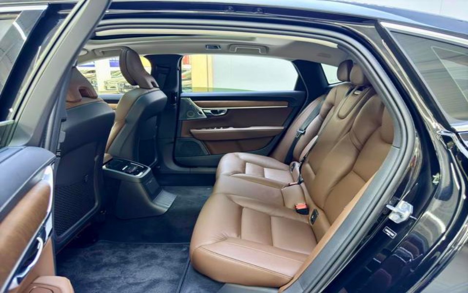 2019 VOLVO Volvo S90