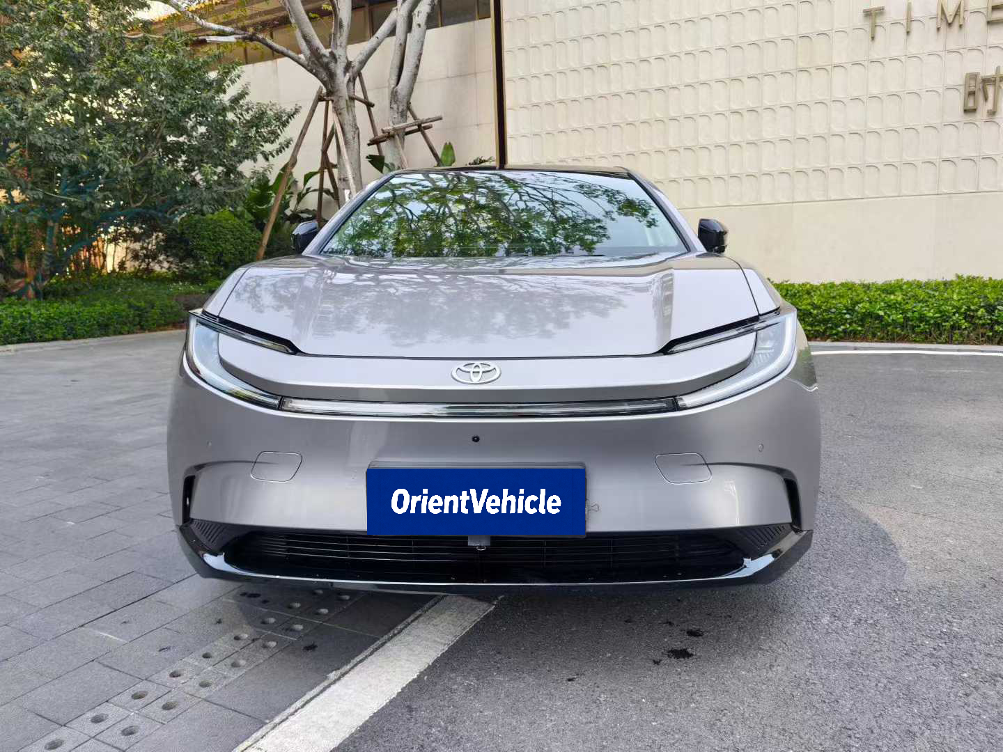 2025 TOYOTA bZ5
