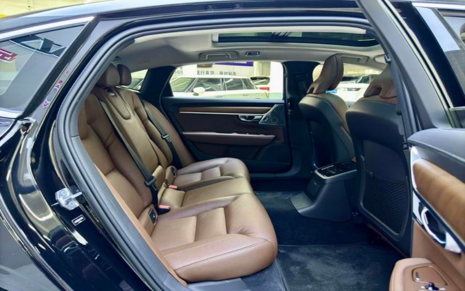 2019 VOLVO Volvo S90