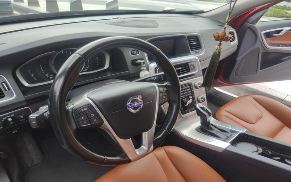 2016 VOLVO Volvo S60