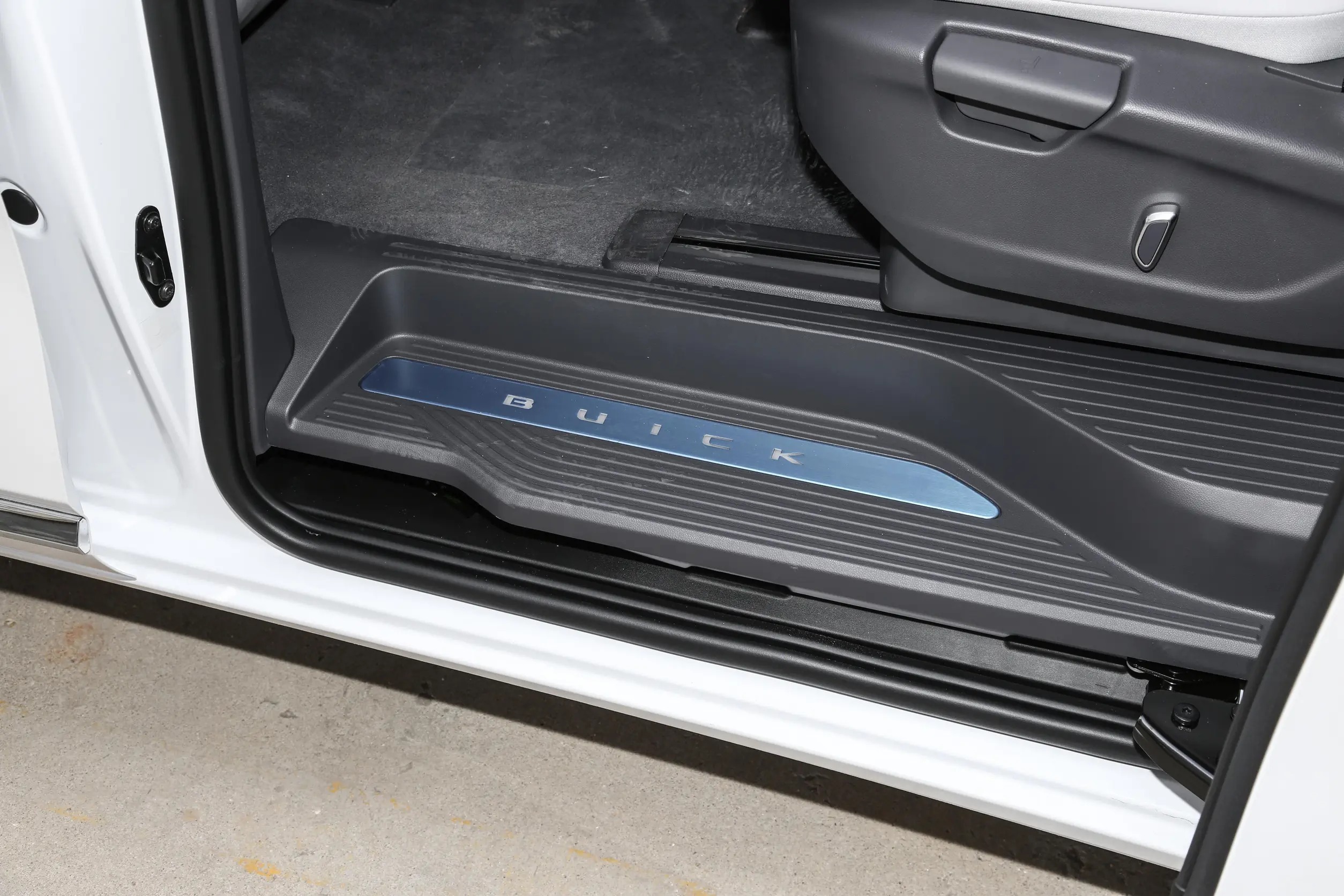 2025 BUICK GL8