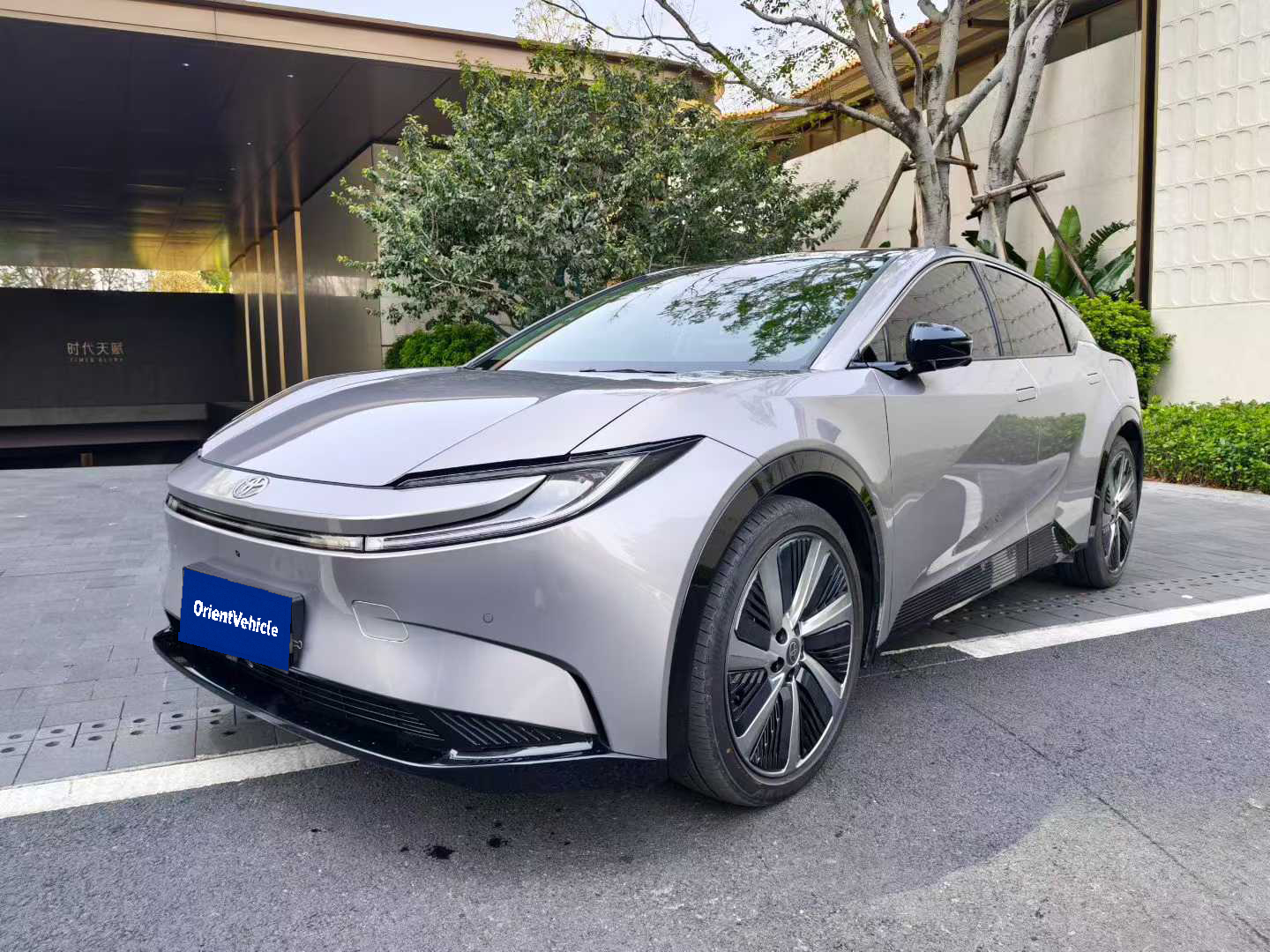 2025 TOYOTA bZ5