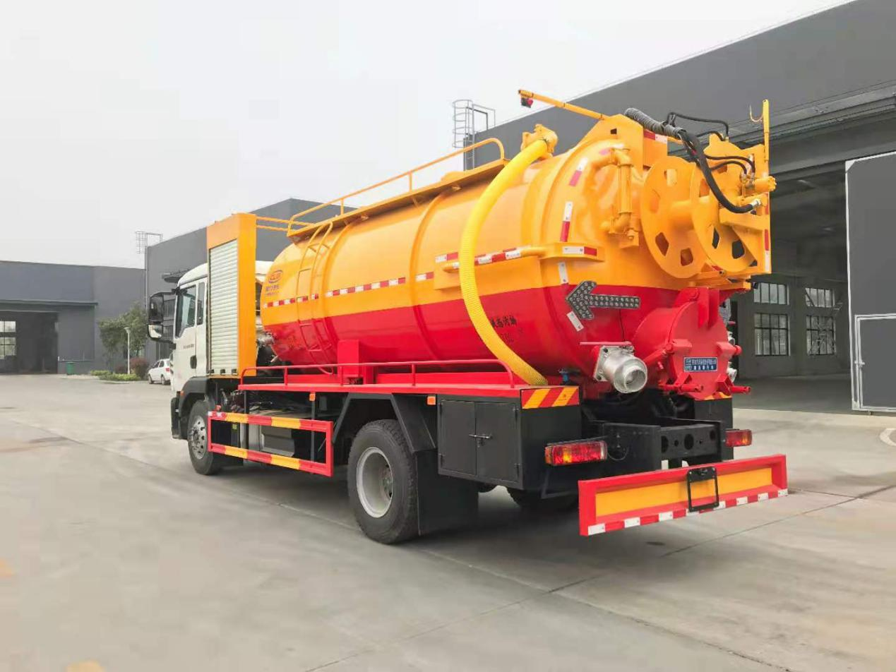 2025 Special Truck 18T CL5183GQW6CC Cleaning and Suction Truck 64 240hp Diesel