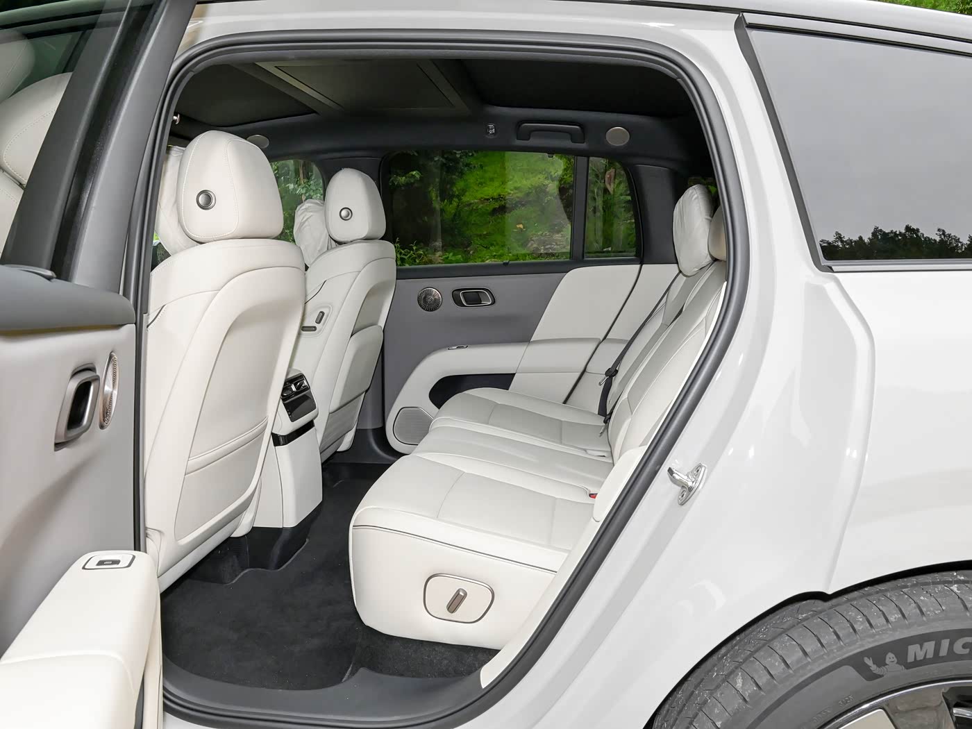 2025 Li Auto i6