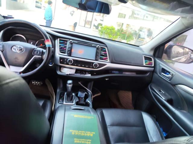 2015 TOYOTA Highlander