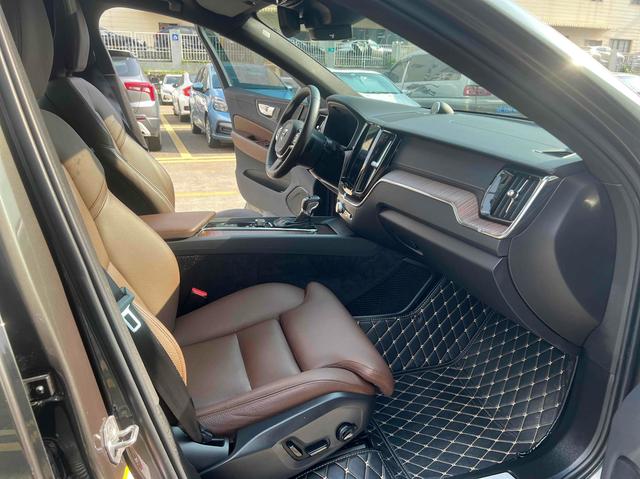 2020 VOLVO Volvo XC60