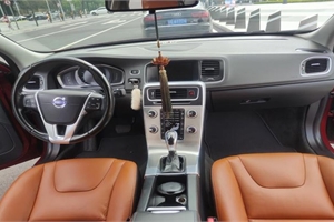 2016 VOLVO Volvo S60