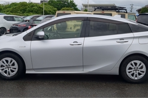 2016 TOYOTA Prius 18S
