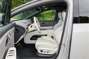 2025 Li Auto i6