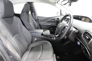 2021 TOYOTA Prius