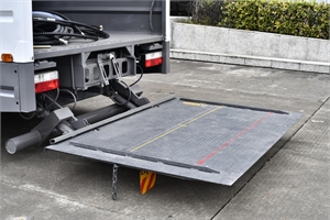 2025 Special Truck HA5080XTYBEV Electric Closed Barrel Garbage Truck